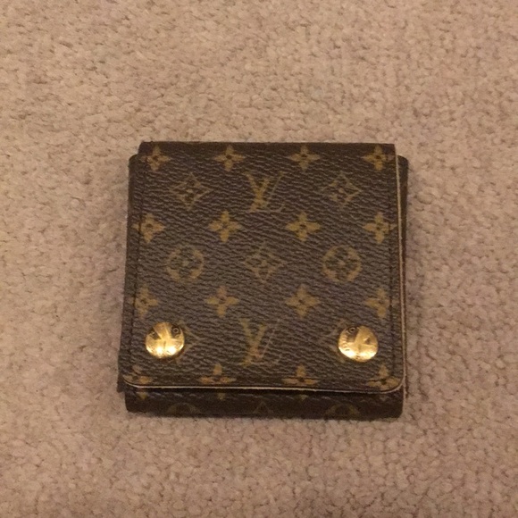 Louis Vuitton Accessories - Authentic Louis Vuitton travel jewelry case.